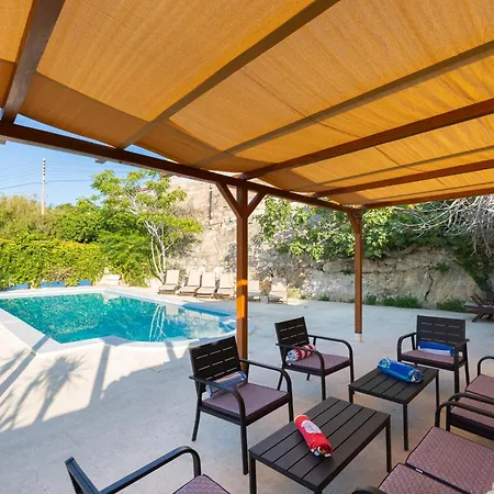 Spacious With Private Pool & Bbq In St'pauls By 360 Estates *