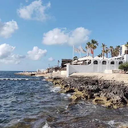 Spacious With Private Pool & Bbq In St'pauls By 360 Estates