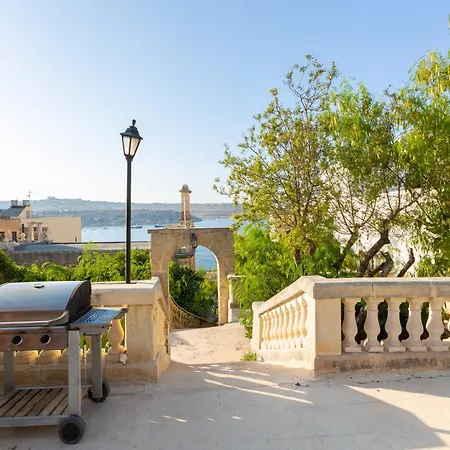 Spacious With Private Pool & Bbq In St'pauls By 360 Estates