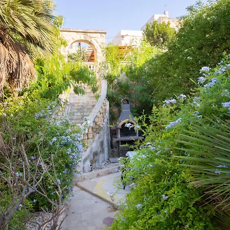 Spacious With Private Pool & Bbq In St'pauls By 360 Estates