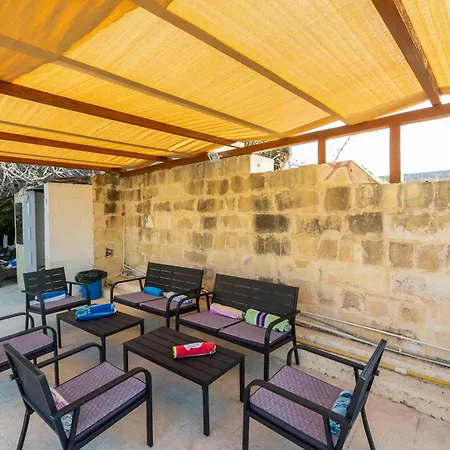 Spacious With Private Pool & Bbq In St'pauls By 360 Estates