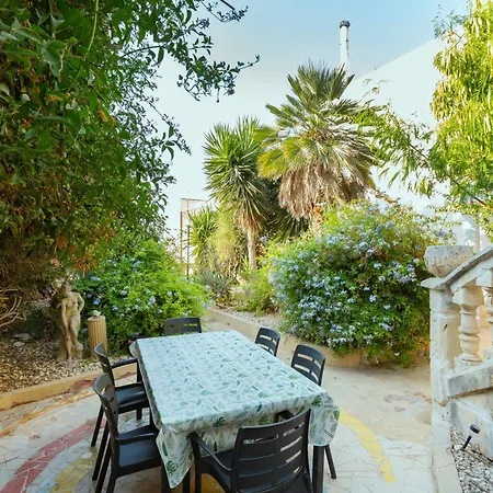 Spacious With Private Pool & Bbq In St'pauls By 360 Estates Villa