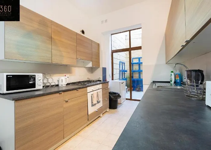 Βίλα Spacious With Private Pool & Bbq In St'pauls By 360 Estates