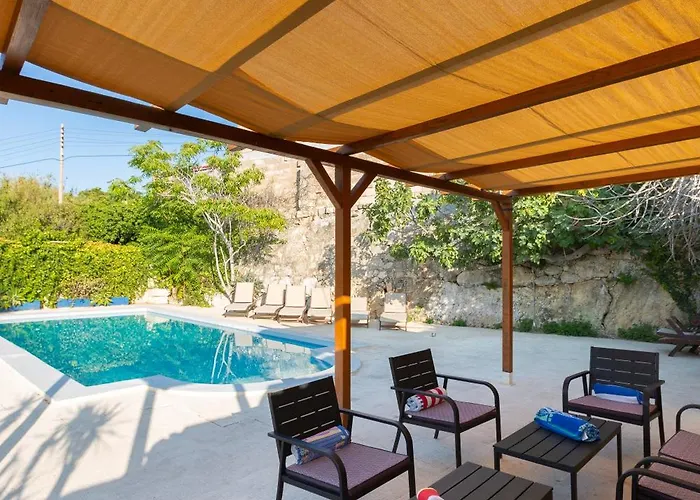 Spacious With Private Pool & Bbq In St'pauls By 360 Estates *