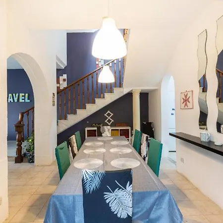 Βίλα Spacious With Private Pool & Bbq In St'pauls By 360 Estates