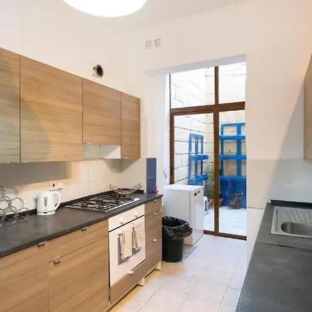 Βίλα Spacious With Private Pool & Bbq In St'pauls By 360 Estates *